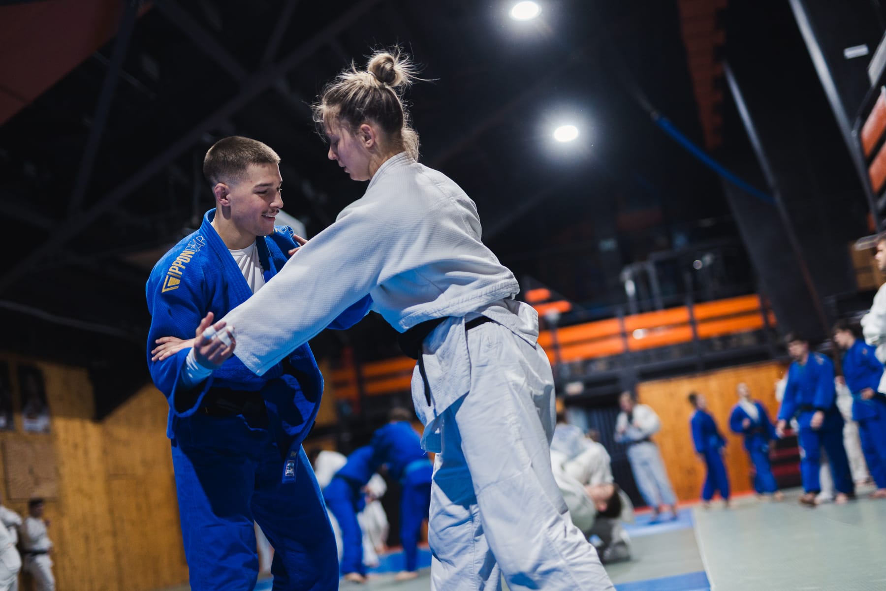 Závěrečný klubový moment na tatami